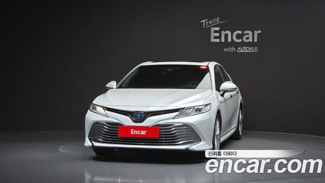 Toyota 캠리 (XV70) 2.5 XLE гибрид, 2019 3
