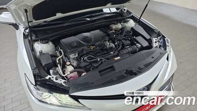 Toyota 캠리 (XV70) 2.5 XLE гибрид, 2019 6