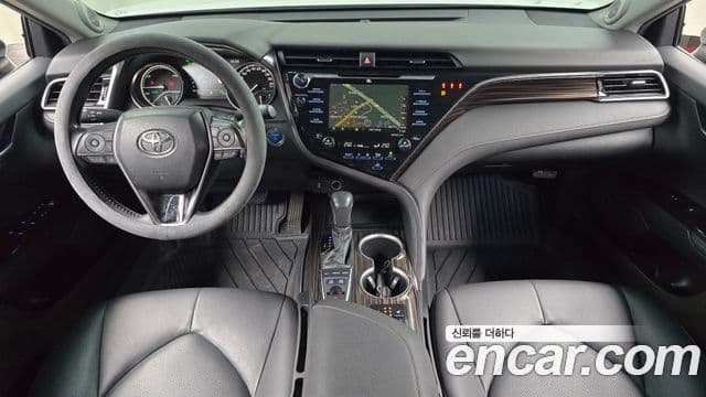 Toyota 캠리 (XV70) 2.5 XLE гибрид, 2019 7