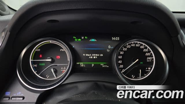 Toyota 캠리 (XV70) 2.5 XLE гибрид, 2019 8