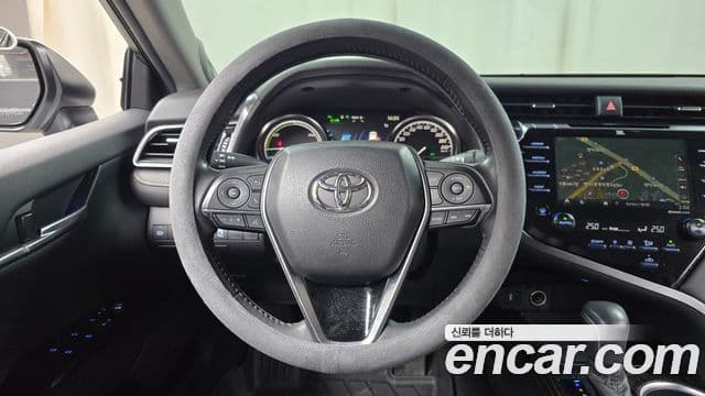 Toyota 캠리 (XV70) 2.5 XLE гибрид, 2019 13