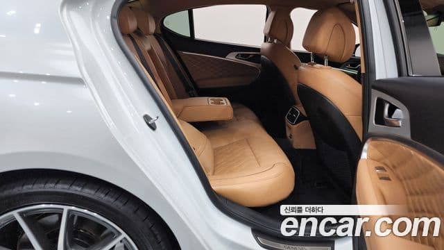 Genesis The / новый New G70, 2025 12