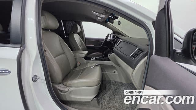 Kia All New Carnival Luxury, 2016 10