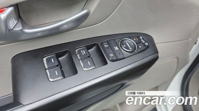 Kia All New Carnival Luxury, 2016 12