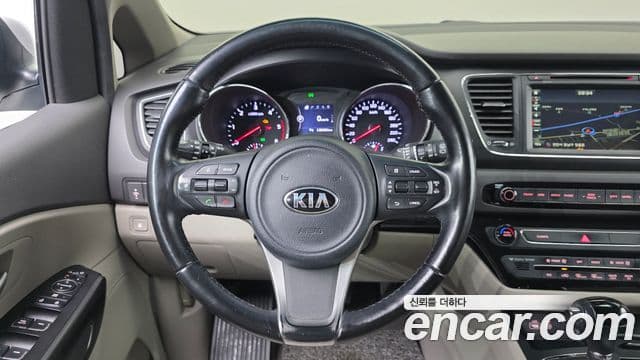 Kia All New Carnival Luxury, 2016 13