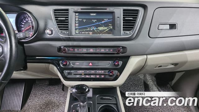 Kia All New Carnival Luxury, 2016 14
