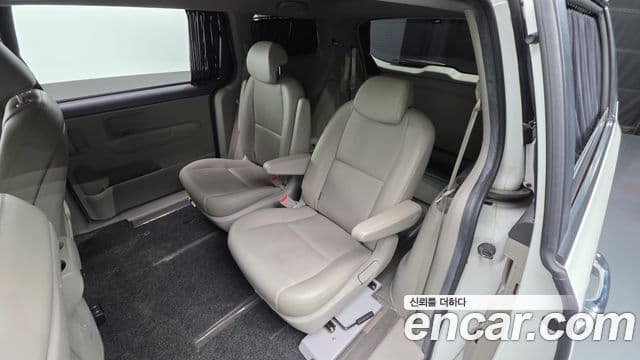 Kia All New Carnival Luxury, 2016 16