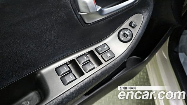 Kia All New Morning Deluxe Trendy, 2014 13