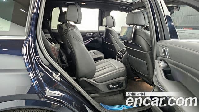 BMW X7 (G07) xDrive 40i M Sport 6인승, 2022 12