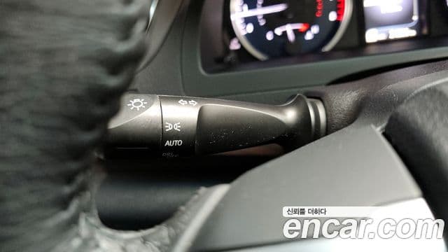 Toyota New 캠리 2.5 XLE, 2017 14