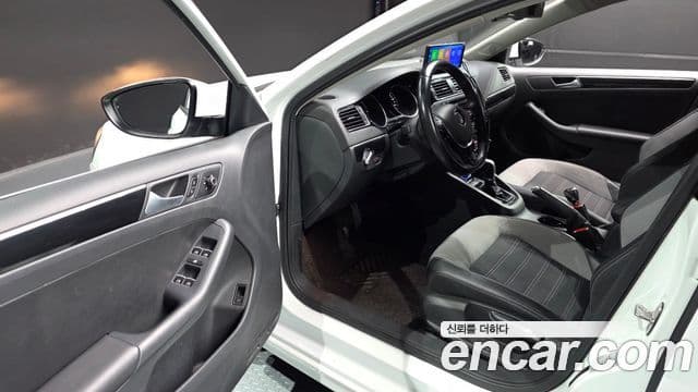 Volkswagen New Jetta 6세대, 2015 11
