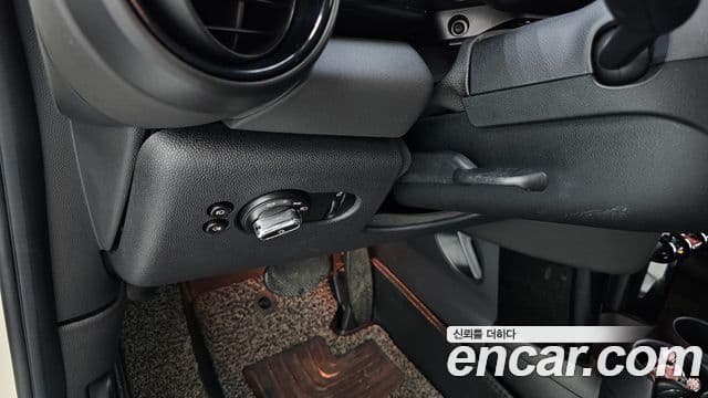 Mini Cooper D 3세대, 2019 16