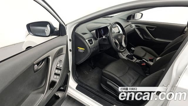 Hyundai Avante MD M16 GDI Deluxe, 2011 10