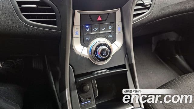 Hyundai Avante MD M16 GDI Deluxe, 2011 17