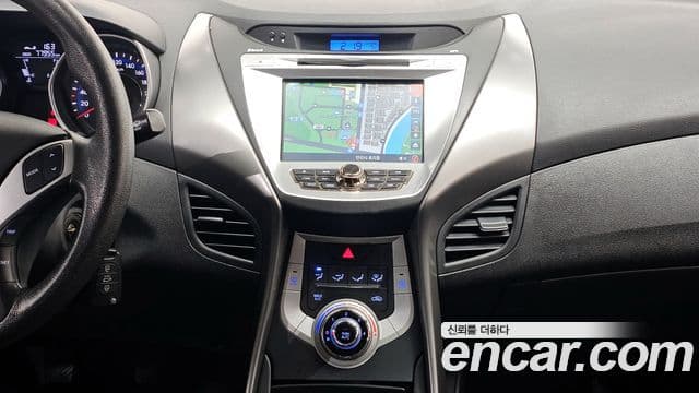 Hyundai Avante MD M16 GDI Deluxe, 2011 20