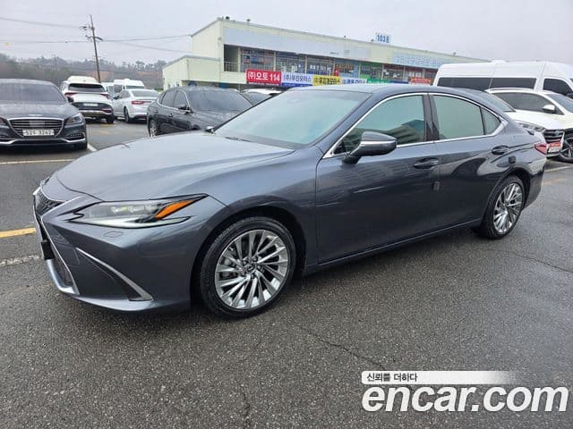 Lexus ES300h 7세대 F-Sport Design пакет, 2024 1