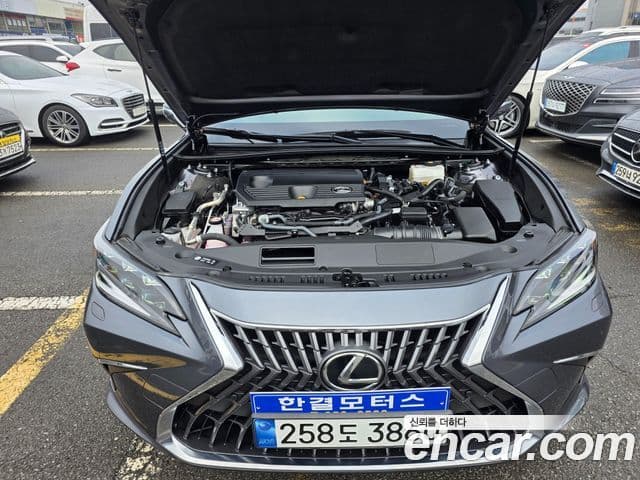 Lexus ES300h 7세대 F-Sport Design пакет, 2024 6