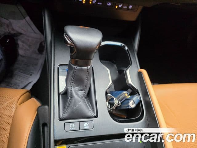 Lexus ES300h 7세대 F-Sport Design пакет, 2024 9