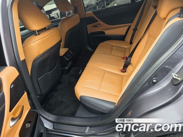 Lexus ES300h 7세대 F-Sport Design пакет, 2024 10