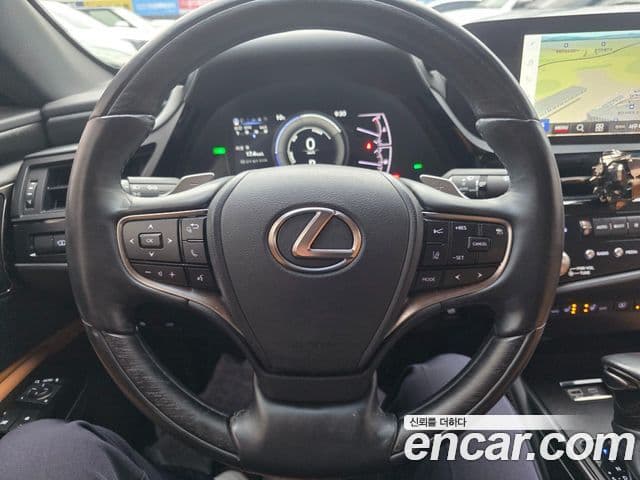 Lexus ES300h 7세대 F-Sport Design пакет, 2024 11