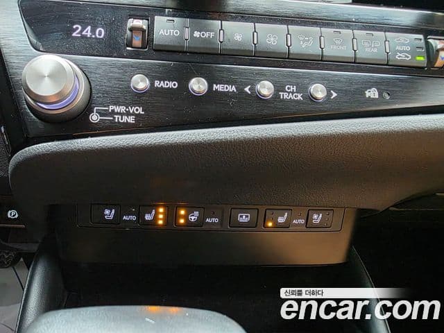 Lexus ES300h 7세대 F-Sport Design пакет, 2024 14