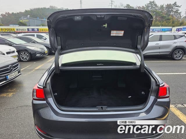 Lexus ES300h 7세대 F-Sport Design пакет, 2024 18