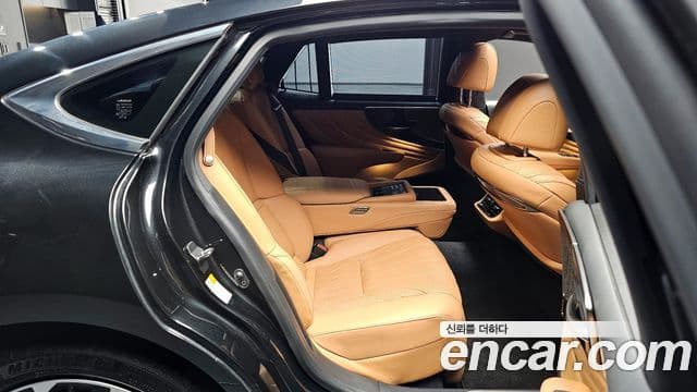 Lexus LS500h 5세대 3.5 Luxury AWD, 2023 11