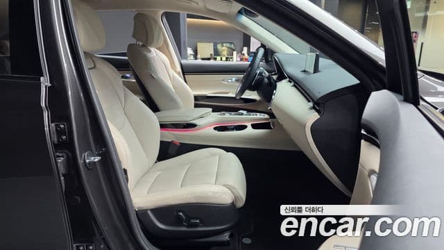 Genesis GV70, 2024 11