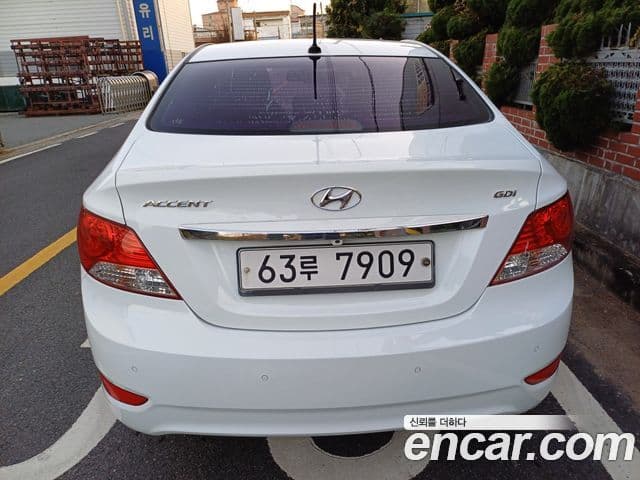 Hyundai Accent(новый кузов / новое поколение) 1.6 GDI top, 2013 4
