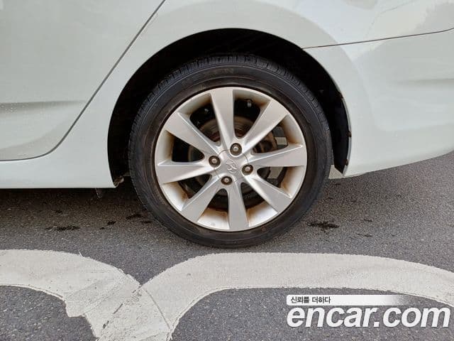 Hyundai Accent(новый кузов / новое поколение) 1.6 GDI top, 2013 15