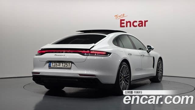 Porsche Panamera (971), 2022 2