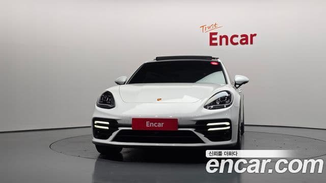 Porsche Panamera (971), 2022 3