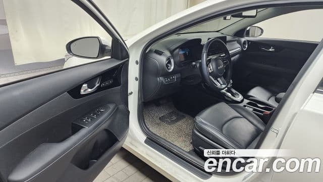 Kia The / новый New K3 2세대 Signature, 2022 10