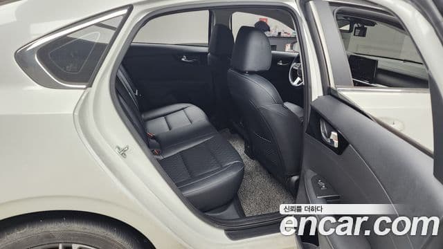 Kia The / новый New K3 2세대 Signature, 2022 12