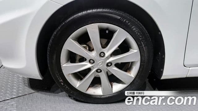 Hyundai Accent(новый кузов / новое поколение) 1.6 GDI top, 2013 все фото