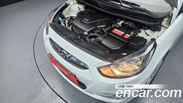 Hyundai Accent(новый кузов / новое поколение) 1.6 GDI top, 2013 6