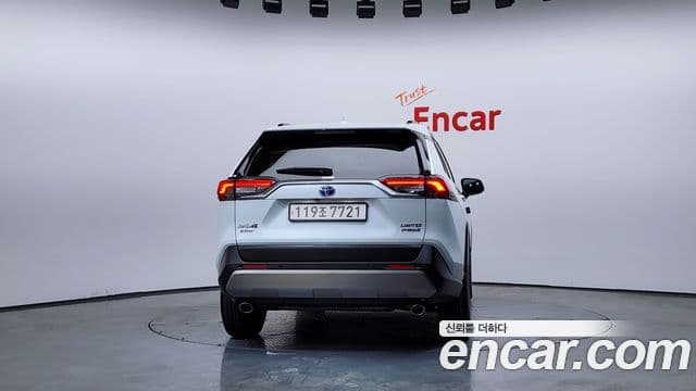 Toyota RAV4 5세대 2.5 4WD гибрид LTD, 2024 4