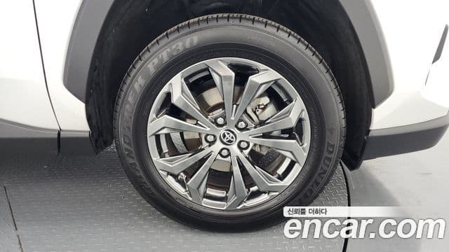 Toyota RAV4 5세대 2.5 4WD гибрид LTD, 2024 все фото