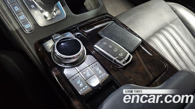 Genesis G90 Premium Luxury, 2019 18