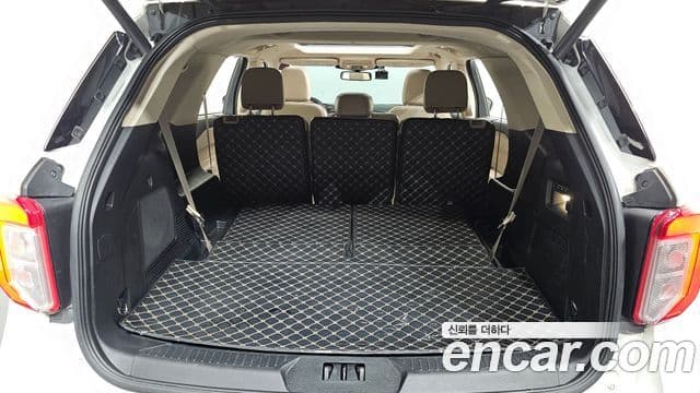 Ford Explorer 6세대, 2022 20