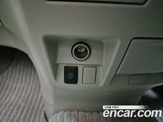 Toyota 에스티마, 2006 13