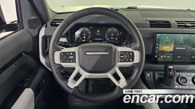Land Rover Defender (L663) 90 D250 X-Dynamic SE, 2025 13