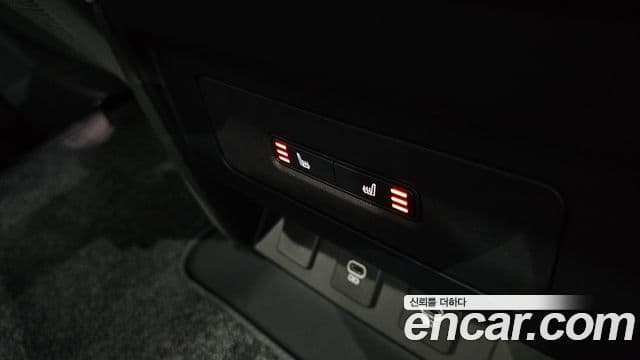 Land Rover Defender (L663) 90 D250 X-Dynamic SE, 2025 18