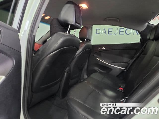 Hyundai Accent(новый кузов / новое поколение) Premium, 2012 8