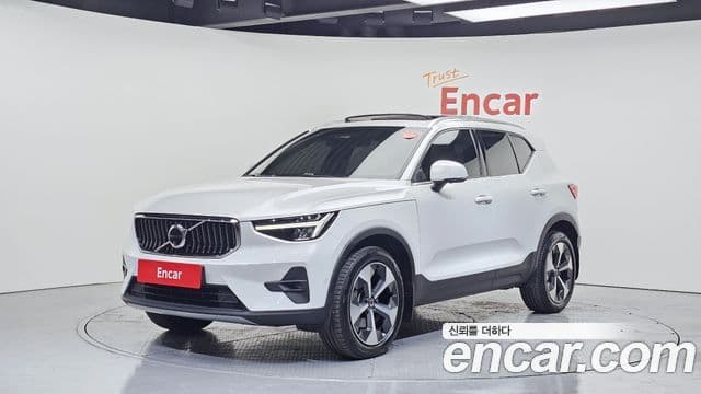 Volvo XC40 B4 Ultimate Bright, 2023 1