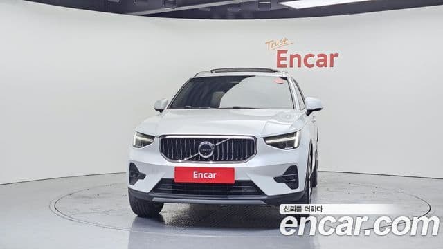 Volvo XC40 B4 Ultimate Bright, 2023 3