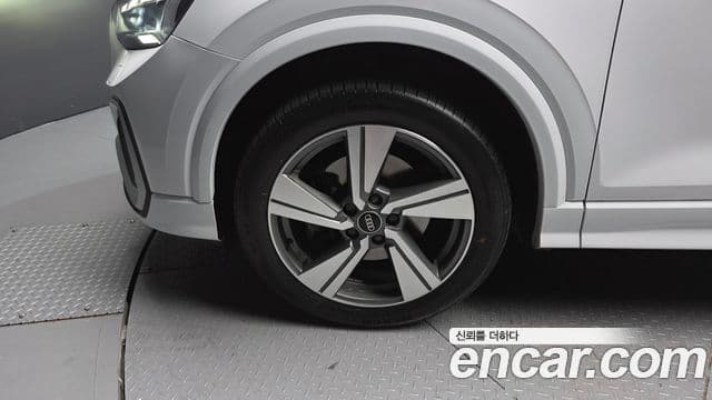 Audi Q2 Premium, 2023 все фото