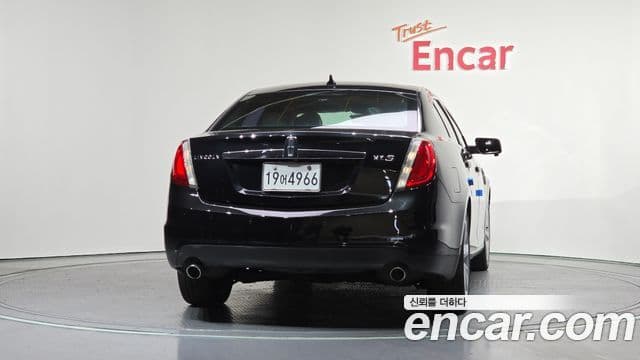 Lincoln MKS, 2010 4