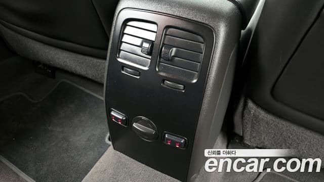 Lincoln MKS, 2010 19