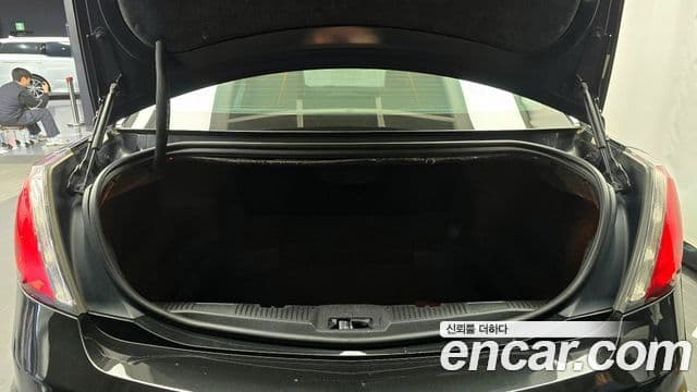 Lincoln MKS, 2010 20